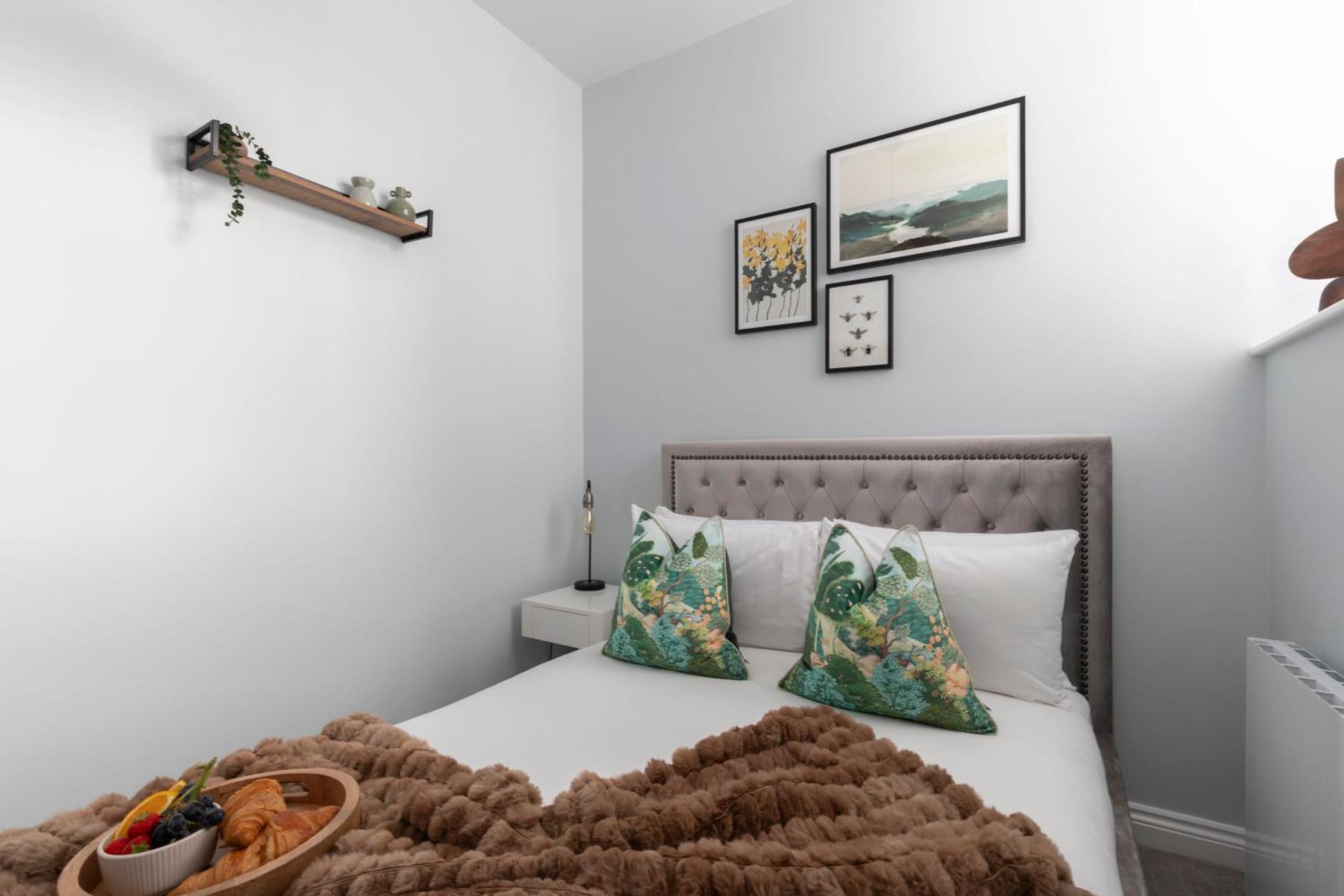 Elliot Oliver - Stylish 2 Bedroom Town Centre Apartment Cheltenham Exterior photo